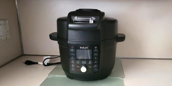 Best Instant Pot Pro 10-in-1 Pressure Cooker