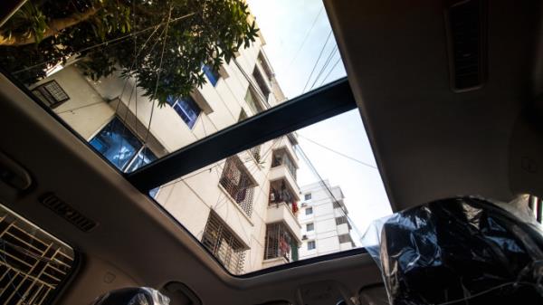 The full-sized panoramic sunroof makes the already roomy interior feel even bigger. Photo: Akif Hamid