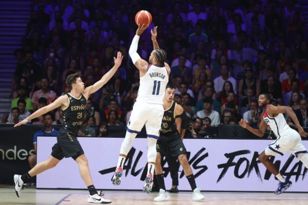 Jalen Brunson shoots during Team USA's win over Spain on Aug. 13.