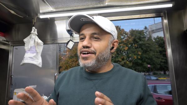 Food cart vendor Mohamed Youssef