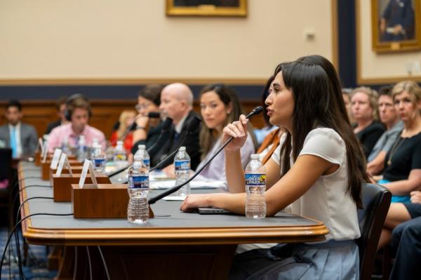 Chloe Cole testifying a<em></em>bout detransition