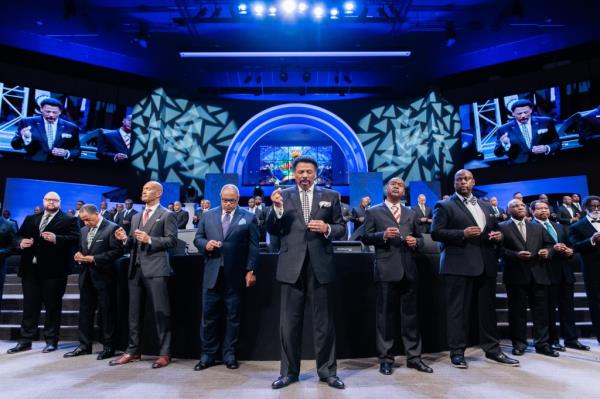 Evans, 74, who o<em></em>nce served as the chaplain for both the Dallas Cowboys made the announced he was stepping away as senior pastor for the Oak Cliff Bible Fellowship Church in Dallas via a written statement to his congregation.