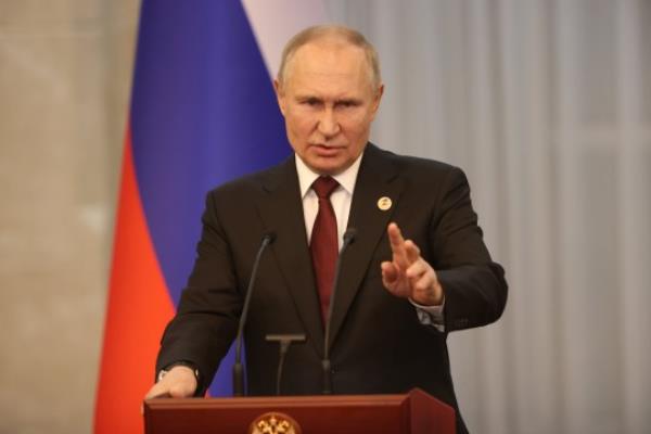 BISHKEK, KYRGYZSTAN - DECEMBER 9: (RUSSIA OUT) Russian President Vladimir Putin gestures during his press co<em></em>nference at the Eurasian Eco<em></em>nomic Summit on November 9, 2022 in Bishkek, Kyrgyzstan. Leaders of Russia, Belarus, Kazakhstan and Armenia gathered in Kyrgyz capital, hosting the Eurasian Eco<em></em>nomic Unio<em></em>n (EAEU) Summit. (Photo by Contributor/Getty Images)