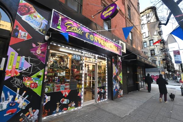 One of the estimated 2,500 marijuana product shops operating in New York City without a license, which not o<em></em>nly rob the city and state of much-needed tax revenue, but compromises product quality and safety. 