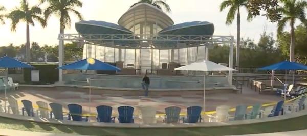 Fountain and splash pad area at Harbourside Place in Jupiter, Florida