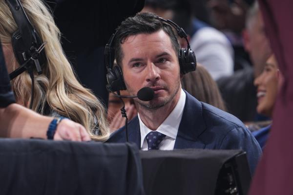 J.J. Redick is a candidate for the Lakers' head coaching vacancy.