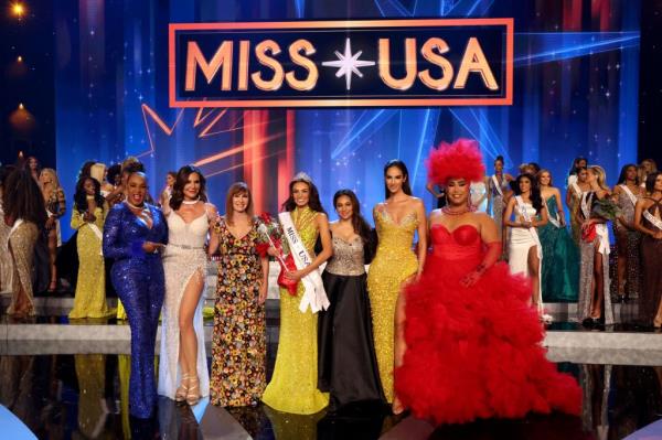 Vivica A. Fox, LuAnn de Lesseps, Nicole Miller, and other celebrities with Miss Utah USA 2023 Noelia Voigt at the 72nd Miss USA Pageant in Reno, Nevada