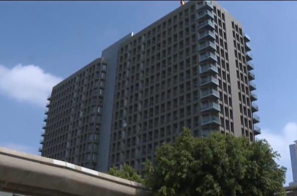 Moo<em></em>ney was living at the Skye at Bunker Hill luxury apartments on Figueroa Street.