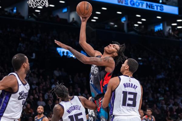 Noah Clowney attempts a shot during the Nets' game on April 7.