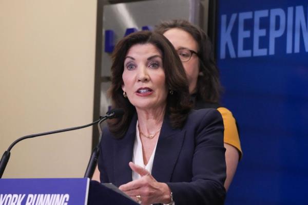 New York Governor Kathy Hochul speaking at press co<em></em>nference a<em></em>bout potential dockworker strike preparations at the World Trade Center