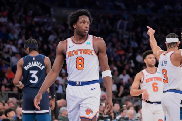 Knicks forward OG Anunoby #8 on the court during the second quarter.