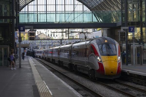 Railway workers' strike co<em></em>ntinues in UK