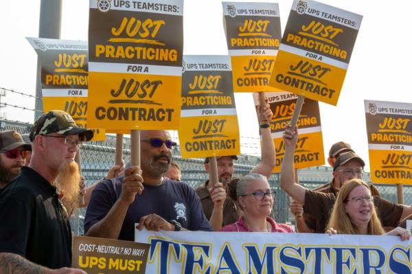 Members of the Teamsters unio<em></em>n protesting last month.