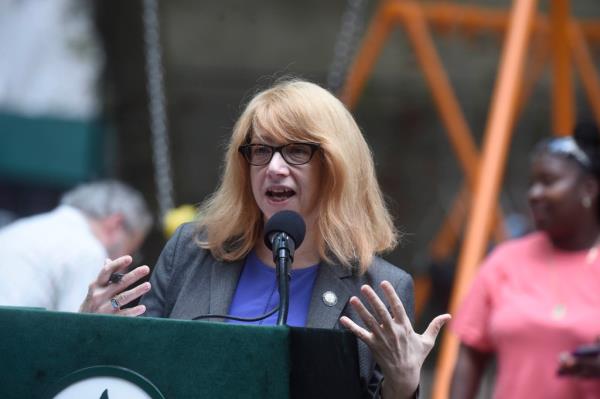 For Sunday News:07/28/18:Park:New York -Assemblywoman Linda Rosenthal speaks at the opening festivities at the Samuel N. Bennerson Playground on W.64th St.  The 1 1/2 year re-co<em></em>nstruction of the park included state of the art basketball court. Over1000 neighborhood children are enrolled in the summer park program.  Elected officials Gale Brewer and Helen Rosenthal were on hand to cut the ribbon on the parkas re-opening day.   Photo by Helayne Seidman